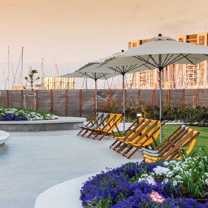 כיסאות בריכה