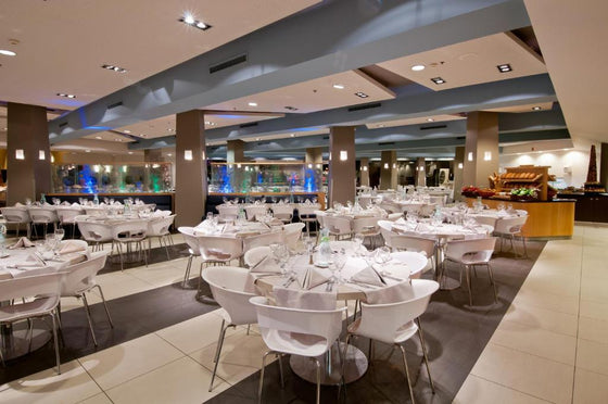 ארוחת צהריים בשרית ועשירה בבופה מלון U Coral Beach אילת