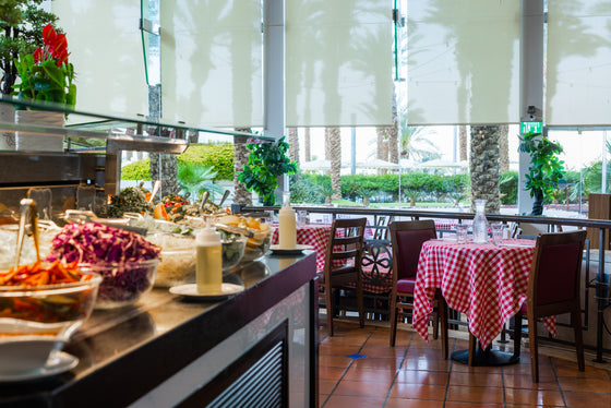 ארוחת צהריים בשרית ועשירה בבופה מלון David Resort&Spa