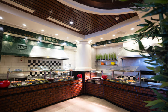 ארוחת צהריים בשרית ועשירה בבופה מלון David Resort&Spa